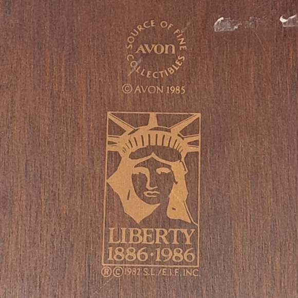 1986 15 Cent Stamp Plaque US Postal Service 1985 Avon 1886-1885 - Picture 5 of 5